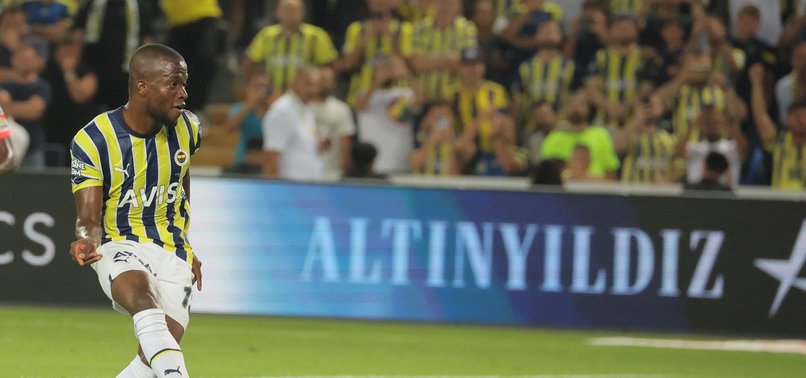Fenerbahçe - Adana Demirspor maçında penaltı VAR kontrolü sonrası kararı! İşte o pozisyon
