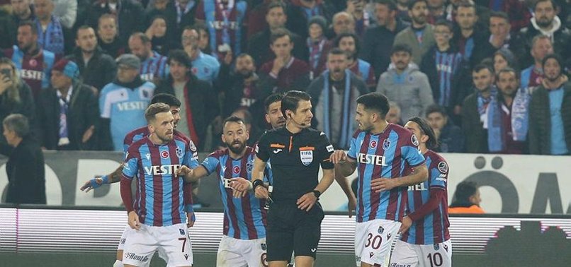 Ahmet Çakar Trabzonspor-Fenerbahçe derbisinin hakemi Halil Umut Meler'i değerlendirdi!