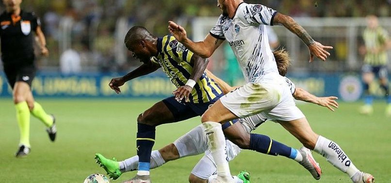 Fenerbahçe - Adana Demirspor maçında Yaroslav Rakitskiy'e kırmızı kart çıktı! İşte o pozisyon