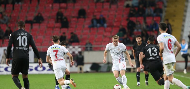 Atakaş Hatayspor 3-3 Antalyaspor (MAÇ SONUCU-ÖZET) Gol düellosunda kazanan yok!